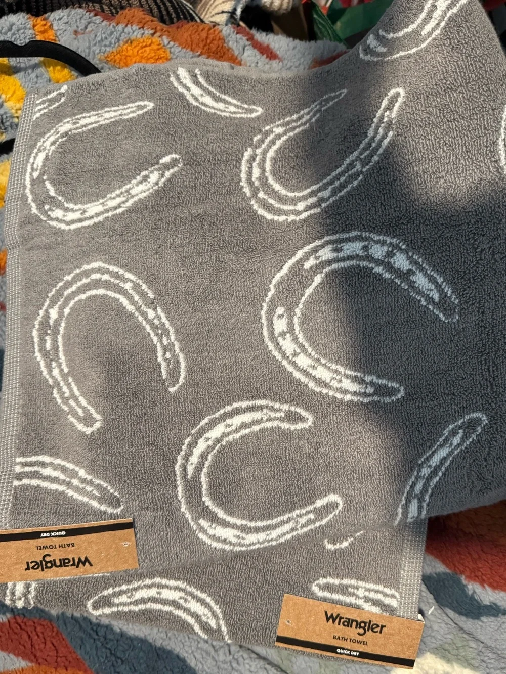 Wrangler Gray and White Horseshoe 2 bath towels + Hand Towel Set